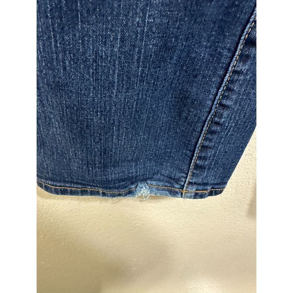 Old Navy Women's Sweetheart Dark Wash Straight Leg Jeans, Size 12 Short - Picture 3 of 5